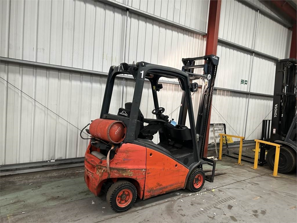 Treibgasstapler Linde H14T-01: das Bild 6