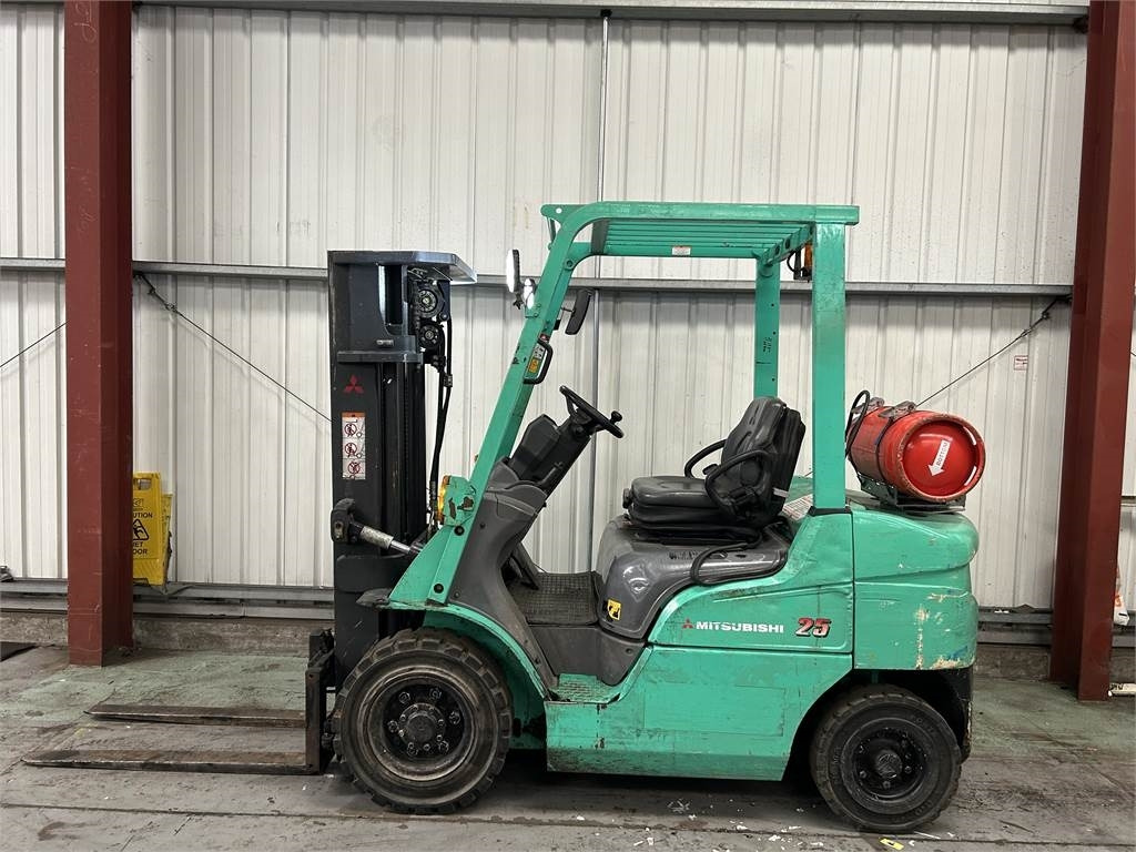 Mitsubishi FG25NT - Treibgasstapler: das Bild 1 Mitsubishi FG25NT - Treibgasstapler: das Bild 1