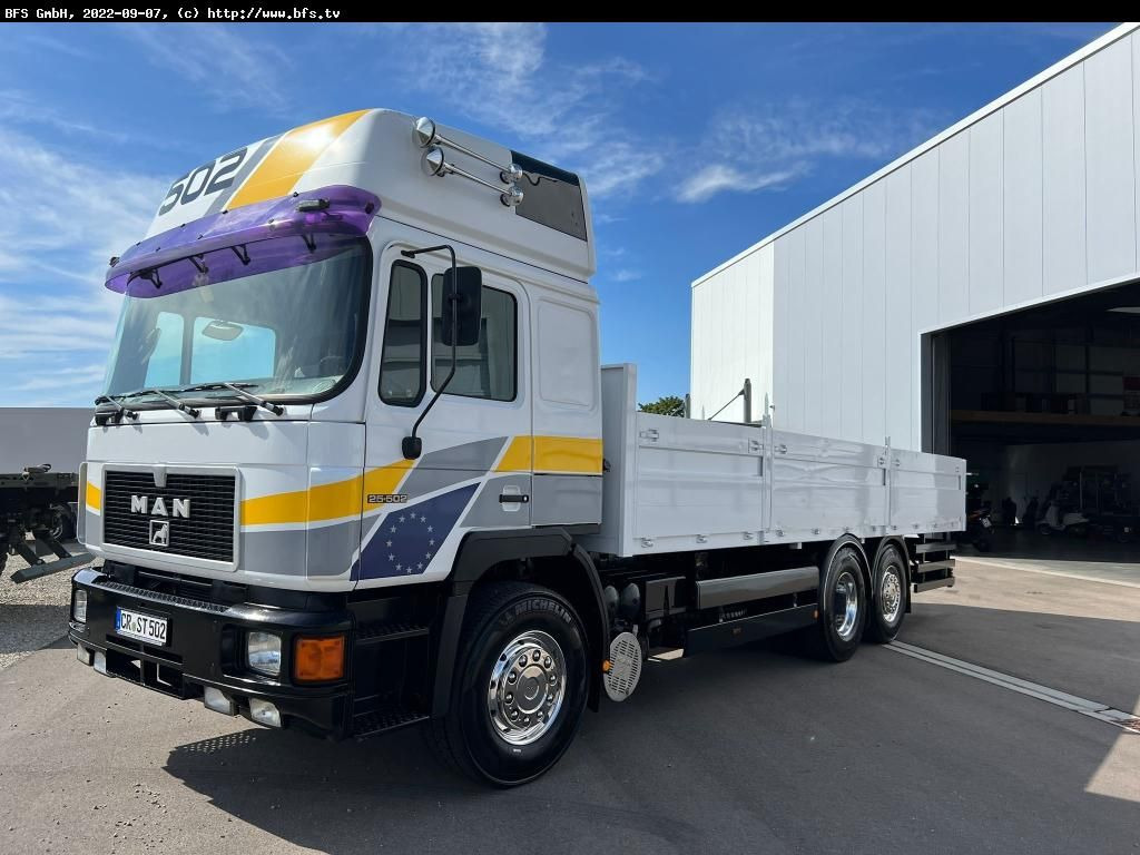 MAN H 25 25.502 FNL/BL F90 V10 - Pritsche LKW: das Bild 1 MAN H 25 25.502 FNL/BL F90 V10 - Pritsche LKW: das Bild 1