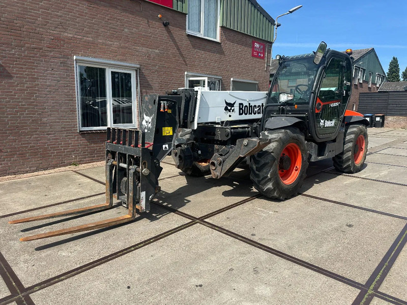 Bobcat T40.180 SLPB 31,CE, 3102 HOURS, 18 M , 4000KG 1200MM FORKS AIR CONDITIONER - Teleskoplader: das Bild 3 Bobcat T40.180 SLPB 31,CE, 3102 HOURS, 18 M , 4000KG 1200MM FORKS AIR CONDITIONER - Teleskoplader: das Bild 3