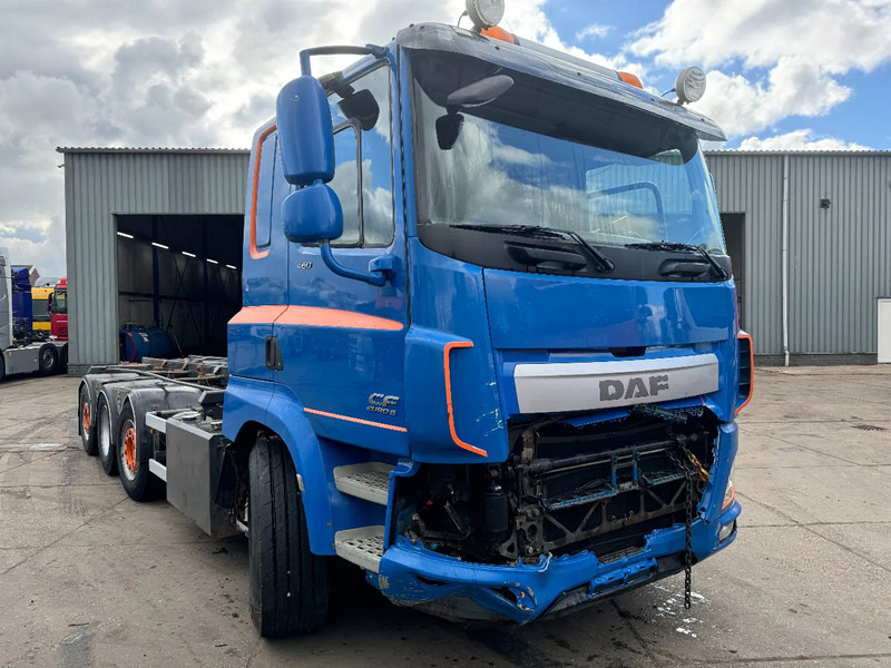 DAF CF 460 8X2 ONLY VISUAL DAMAGED // ENGINE IS RUNNING - Seil Abrollkipper: das Bild 3 DAF CF 460 8X2 ONLY VISUAL DAMAGED // ENGINE IS RUNNING - Seil Abrollkipper: das Bild 3