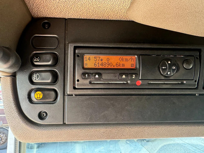 Pritsche LKW, Autokran DAF CF 85.360 8x2 + HIAB 422E8 REMOTE CONTROLE: das Bild 11