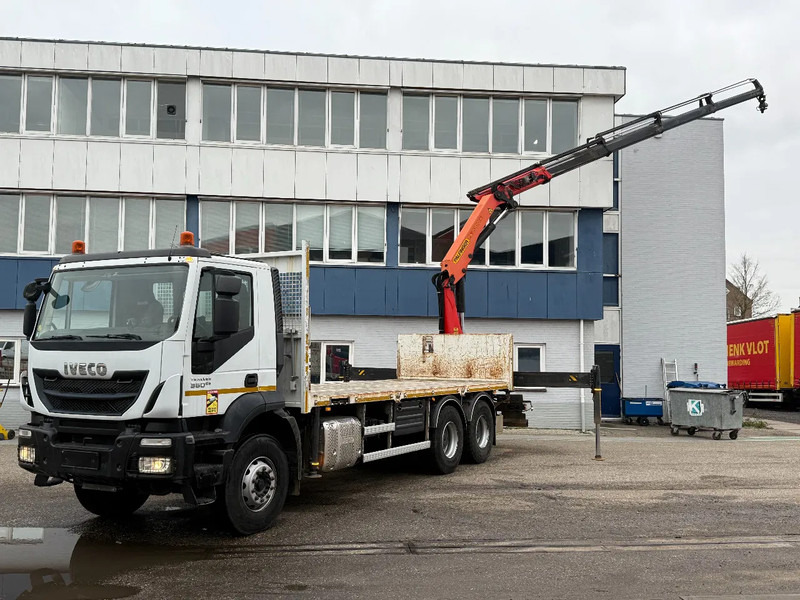 Iveco Trakker 360 6X4 EURO 6 + PALFINGER PK20001K + REMOTE CONTROL - Pritsche LKW, Autokran: das Bild 1 Iveco Trakker 360 6X4 EURO 6 + PALFINGER PK20001K + REMOTE CONTROL - Pritsche LKW, Autokran: das Bild 1