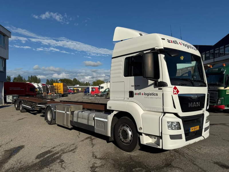 MAN TGS 18.420 EURO 6 + KRONE 2 AXLE + 2x DHOLLANDIA LIFT - Containerwagen/ Wechselfahrgestell LKW: das Bild 3 MAN TGS 18.420 EURO 6 + KRONE 2 AXLE + 2x DHOLLANDIA LIFT - Containerwagen/ Wechselfahrgestell LKW: das Bild 3