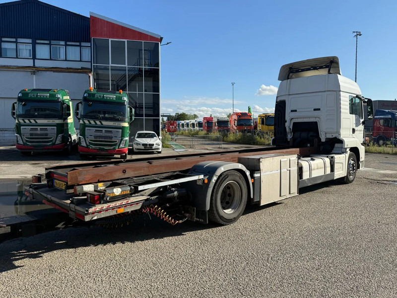 MAN TGS 18.420 EURO 6 + KRONE 2 AXLE + 2x DHOLLANDIA LIFT - Containerwagen/ Wechselfahrgestell LKW: das Bild 4 MAN TGS 18.420 EURO 6 + KRONE 2 AXLE + 2x DHOLLANDIA LIFT - Containerwagen/ Wechselfahrgestell LKW: das Bild 4