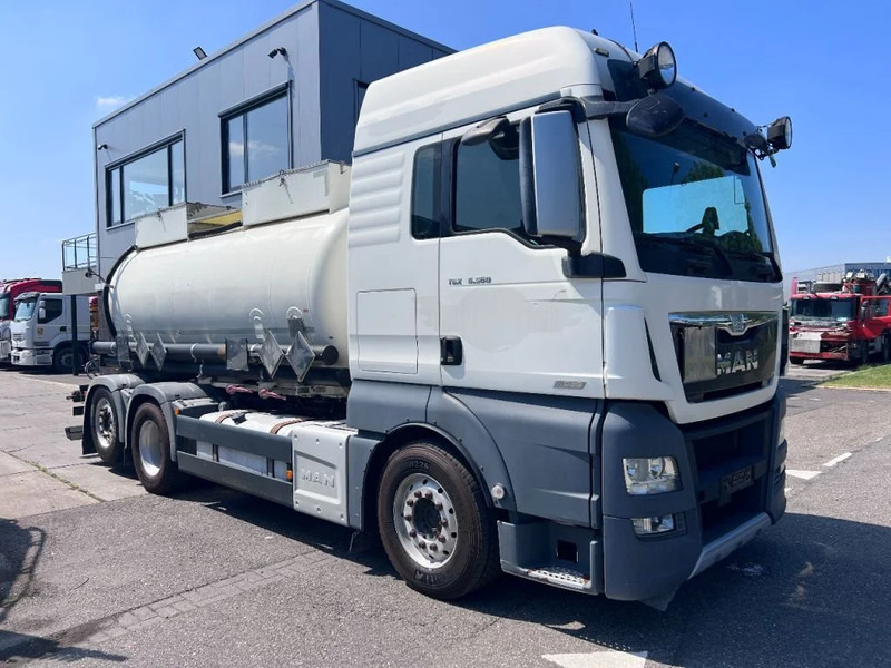 MAN TGX 26.560 6X2 EURO 6 - 11.500L VACUUM CLEANER - 2 COMPARTIMENTEN + INTARDER - Saug-/ Spülfahrzeug: das Bild 3 MAN TGX 26.560 6X2 EURO 6 - 11.500L VACUUM CLEANER - 2 COMPARTIMENTEN + INTARDER - Saug-/ Spülfahrzeug: das Bild 3