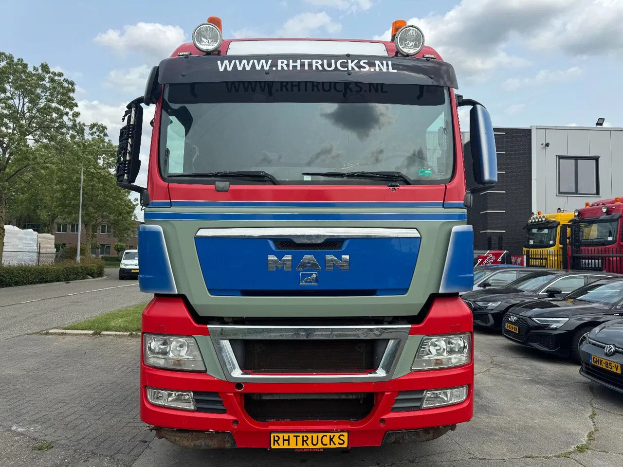 MAN TGX 35.540 - 8X4 - EURO 5 + AJK HOOK + LIFT/STEE - Abrollkipper: das Bild 2 MAN TGX 35.540 - 8X4 - EURO 5 + AJK HOOK + LIFT/STEE - Abrollkipper: das Bild 2