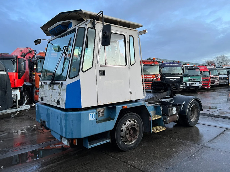 Mafi MT25T131C 4X2 *GEARBOX DON'T GO IN REVERSE* MT25T131C - Terminaltraktor: das Bild 1 Mafi MT25T131C 4X2 *GEARBOX DON'T GO IN REVERSE* MT25T131C - Terminaltraktor: das Bild 1