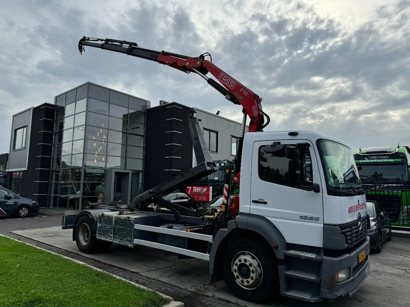 Mercedes-Benz Atego 1923 + 2011 FASSI F110 + 2011 VDS HOOKLIFT - Autokran: das Bild 1 Mercedes-Benz Atego 1923 + 2011 FASSI F110 + 2011 VDS HOOKLIFT - Autokran: das Bild 1