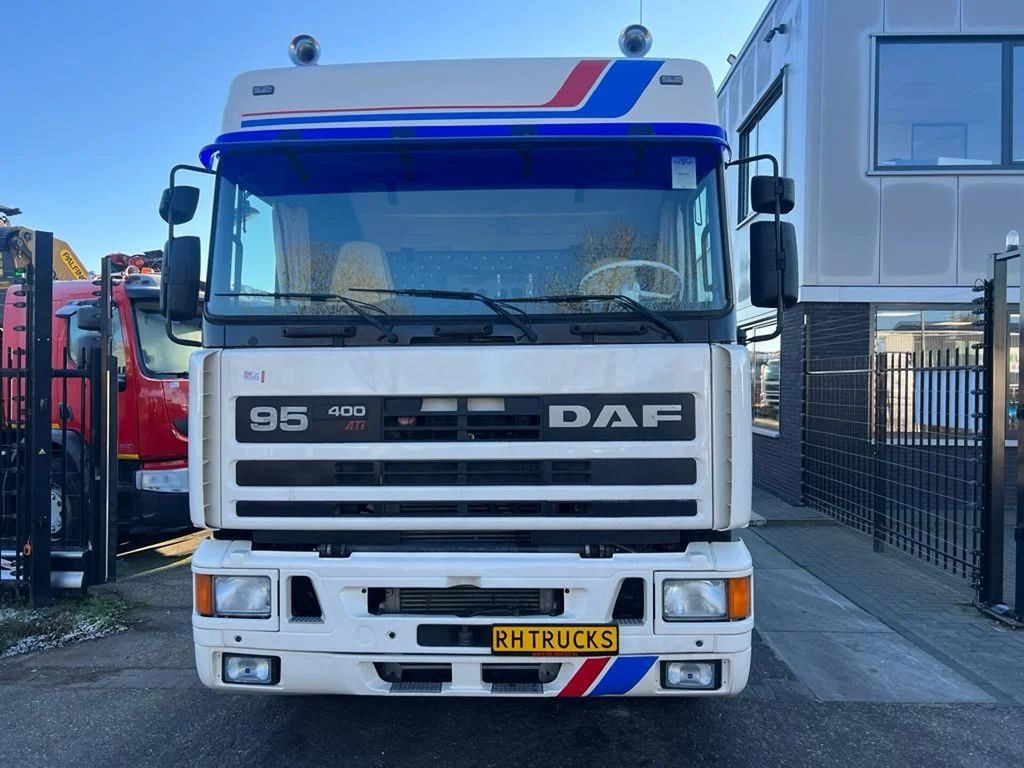 DAF 95.400 4X2 RESTORED/RESTAURIERT/GERESTAUREERD - Sattelzugmaschine: das Bild 2 DAF 95.400 4X2 RESTORED/RESTAURIERT/GERESTAUREERD - Sattelzugmaschine: das Bild 2