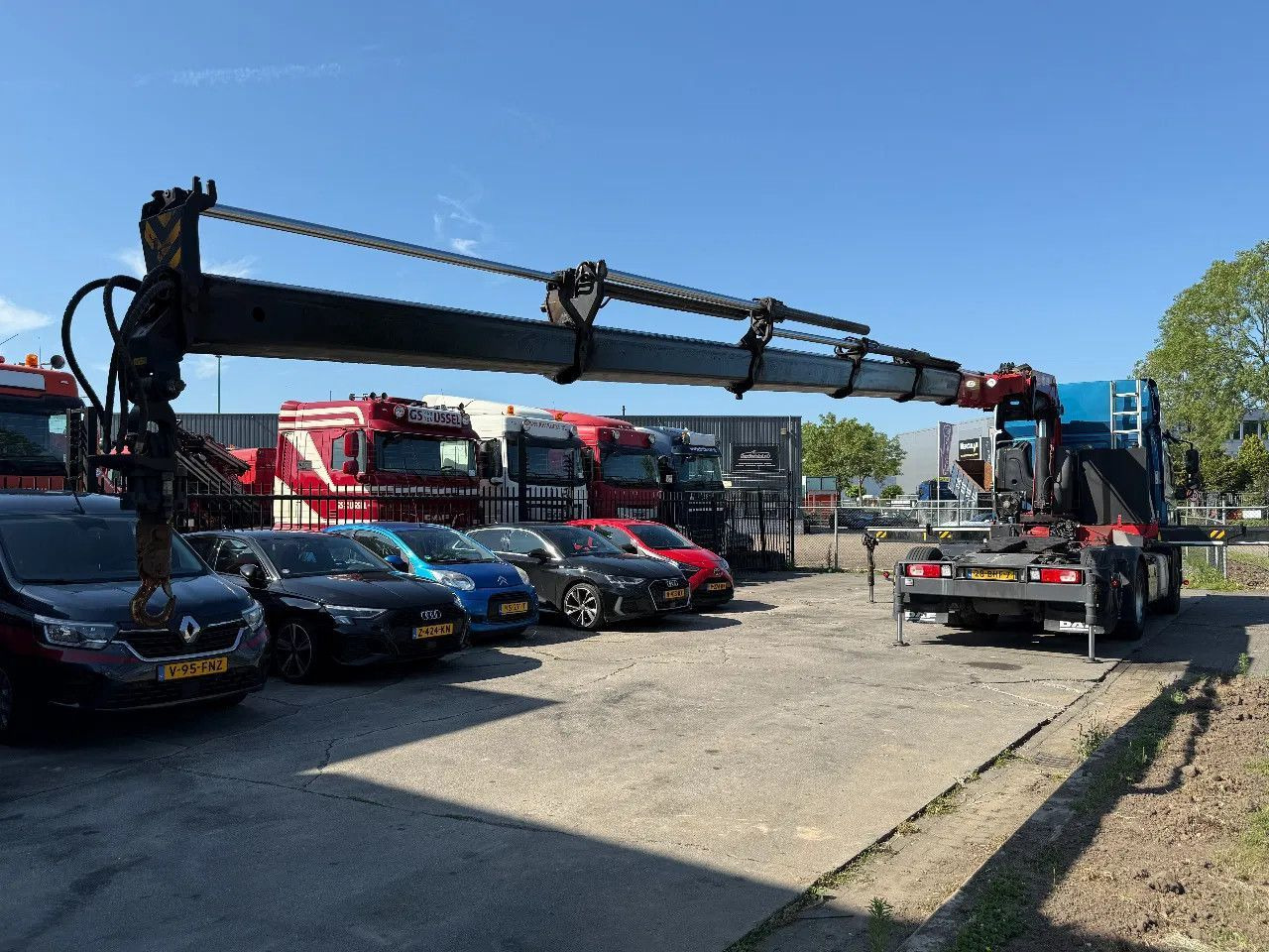 DAF CF 440 6X2 EURO 6 + HMF 3220-K5 REMOTE 5E & 6E F - Sattelzugmaschine: das Bild 4 DAF CF 440 6X2 EURO 6 + HMF 3220-K5 REMOTE 5E & 6E F - Sattelzugmaschine: das Bild 4