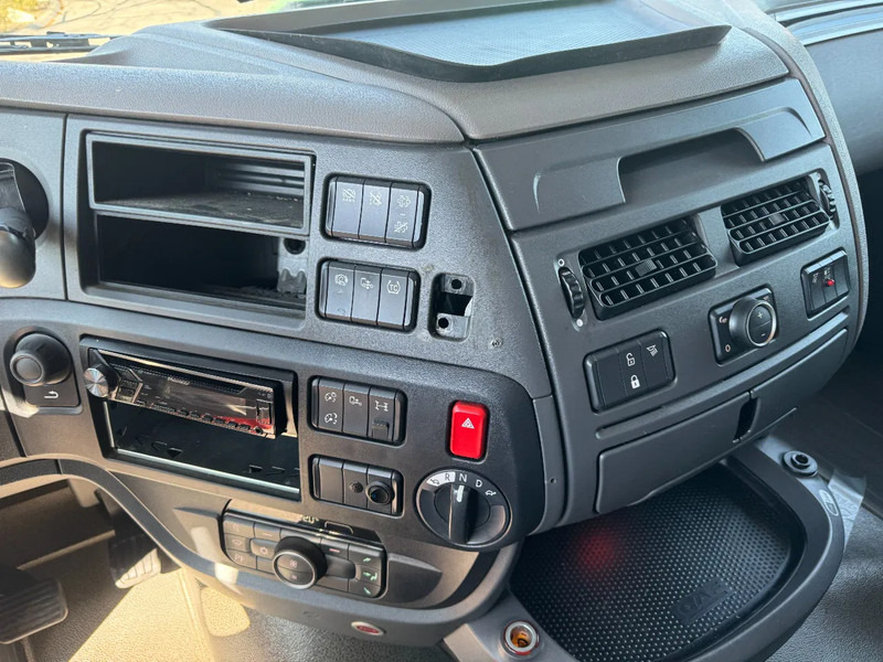 Sattelzugmaschine DAF XF 450 4X2 EURO 6 MEGA: das Bild 10