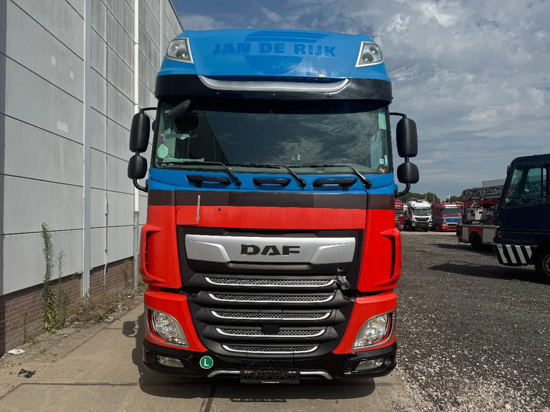 DAF XF 450 4X2 EURO 6 MEGA - Sattelzugmaschine: das Bild 2 DAF XF 450 4X2 EURO 6 MEGA - Sattelzugmaschine: das Bild 2
