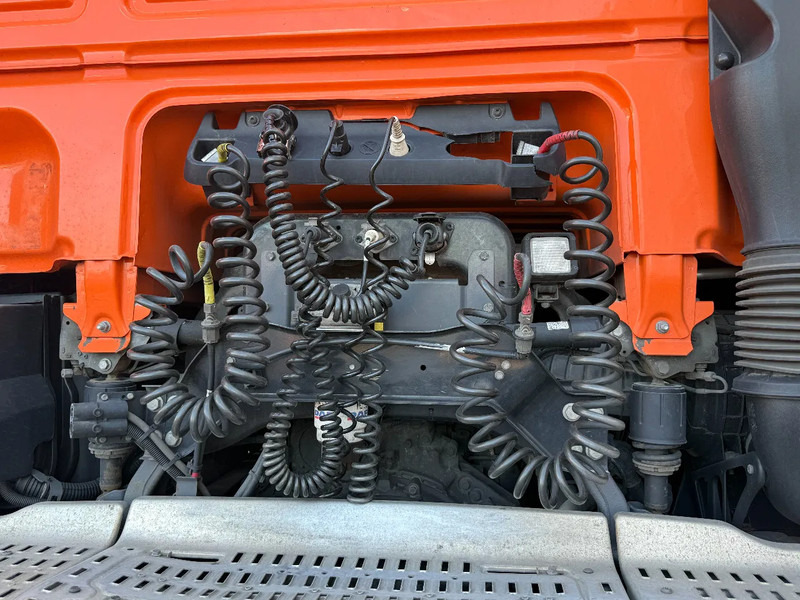 DAF XF 450 4X2 EURO 6 SKIRTS STANDKLIMA - Sattelzugmaschine: das Bild 5 DAF XF 450 4X2 EURO 6 SKIRTS STANDKLIMA - Sattelzugmaschine: das Bild 5
