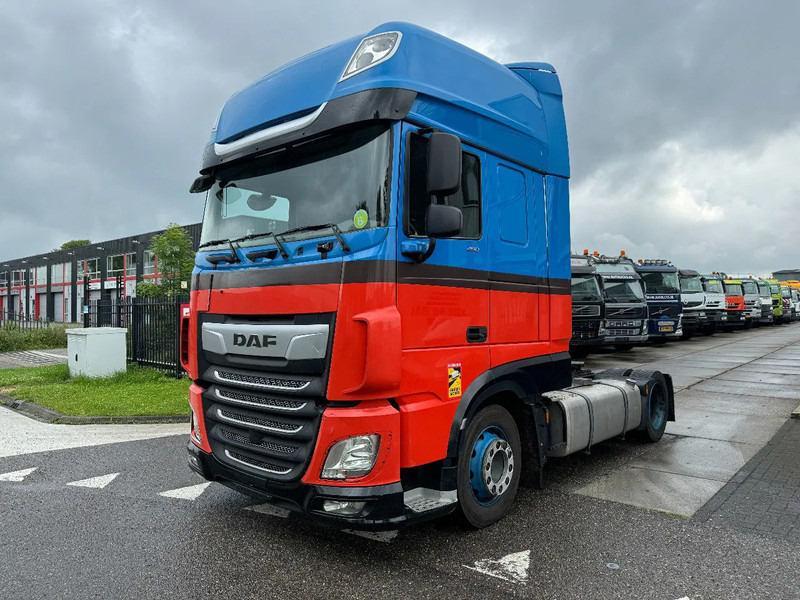 DAF XF 450 4X2 LOW DECK EURO 6 - Sattelzugmaschine: das Bild 1 DAF XF 450 4X2 LOW DECK EURO 6 - Sattelzugmaschine: das Bild 1