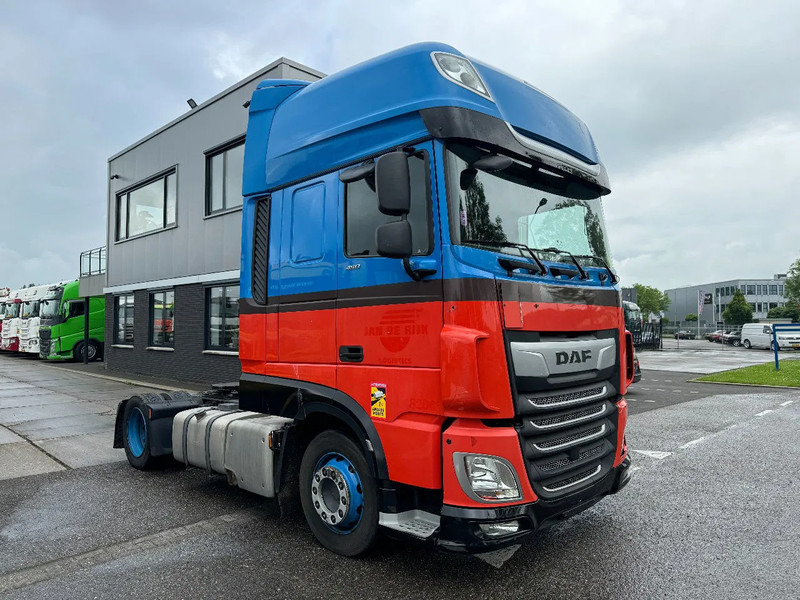 DAF XF 450 4X2 LOW DECK EURO 6 - Sattelzugmaschine: das Bild 3 DAF XF 450 4X2 LOW DECK EURO 6 - Sattelzugmaschine: das Bild 3