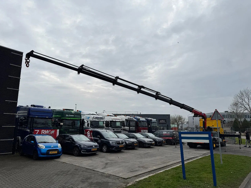 Mercedes-Benz Actros 1845 4X2 - EURO 6 + HMF 2820 + REMOTE + ONLY 105.446 KM - Sattelzugmaschine: das Bild 3 Mercedes-Benz Actros 1845 4X2 - EURO 6 + HMF 2820 + REMOTE + ONLY 105.446 KM - Sattelzugmaschine: das Bild 3