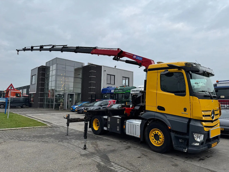 Mercedes-Benz Actros 1845 4X2 - EURO 6 + HMF 2820 + REMOTE + ONLY 105.446 KM - Sattelzugmaschine: das Bild 1 Mercedes-Benz Actros 1845 4X2 - EURO 6 + HMF 2820 + REMOTE + ONLY 105.446 KM - Sattelzugmaschine: das Bild 1