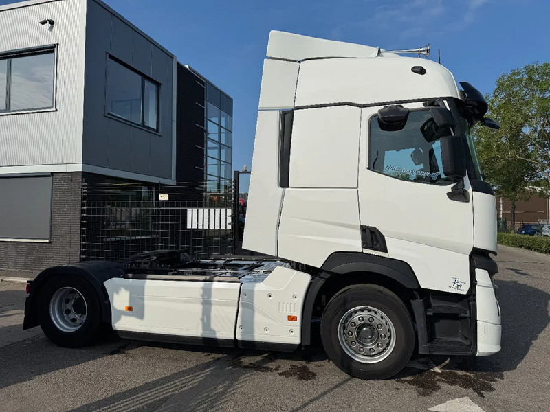 Renault T440 - 13-LITER ENGINE! - EURO 6 SKIRTS SPOILER AIRCO - Sattelzugmaschine: das Bild 3 Renault T440 - 13-LITER ENGINE! - EURO 6 SKIRTS SPOILER AIRCO - Sattelzugmaschine: das Bild 3