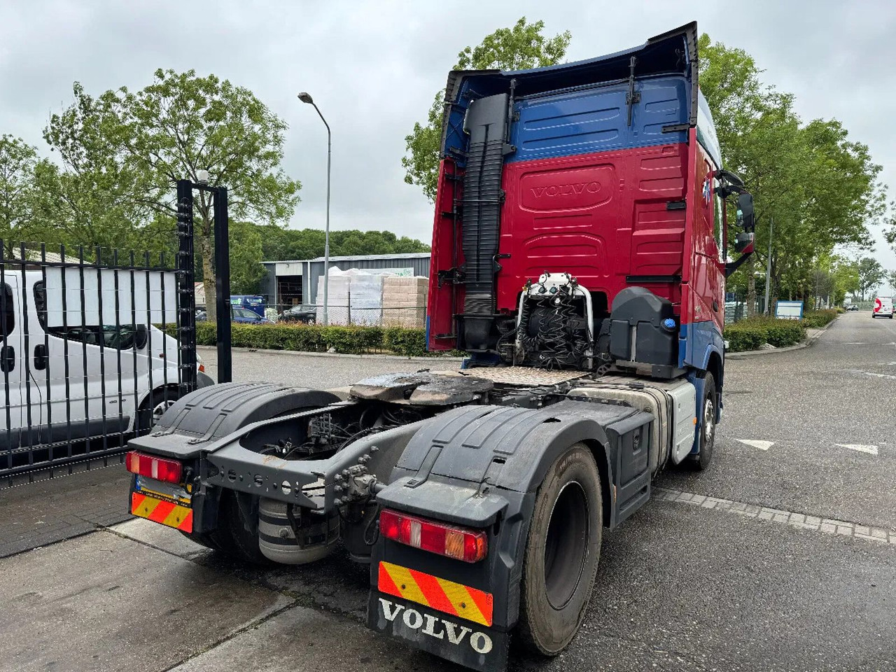 Volvo FH 420 4X2 SPOILERS STANDKLIMA EURO 6 2017 - Sattelzugmaschine: das Bild 5 Volvo FH 420 4X2 SPOILERS STANDKLIMA EURO 6 2017 - Sattelzugmaschine: das Bild 5