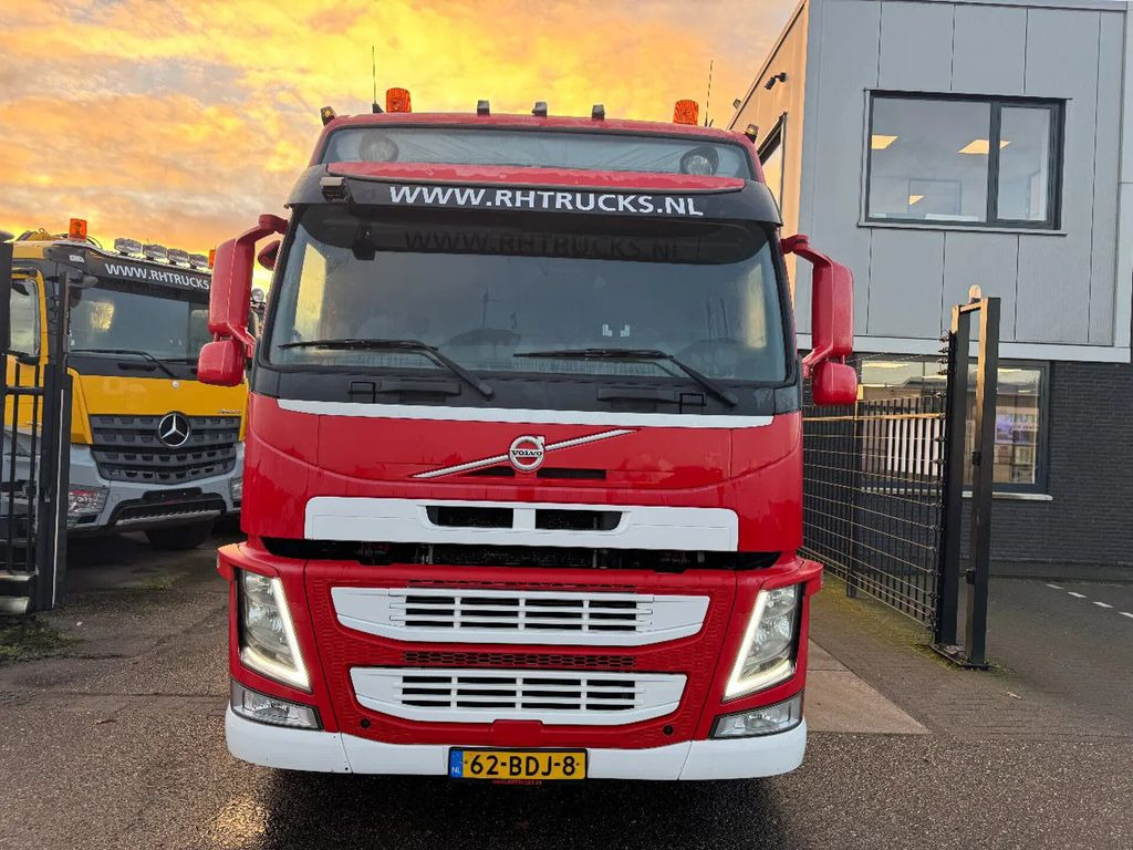 Volvo FM 330 4X2 - EURO 6 + AUTOMATIC + SKIRTS - Sattelzugmaschine: das Bild 2 Volvo FM 330 4X2 - EURO 6 + AUTOMATIC + SKIRTS - Sattelzugmaschine: das Bild 2
