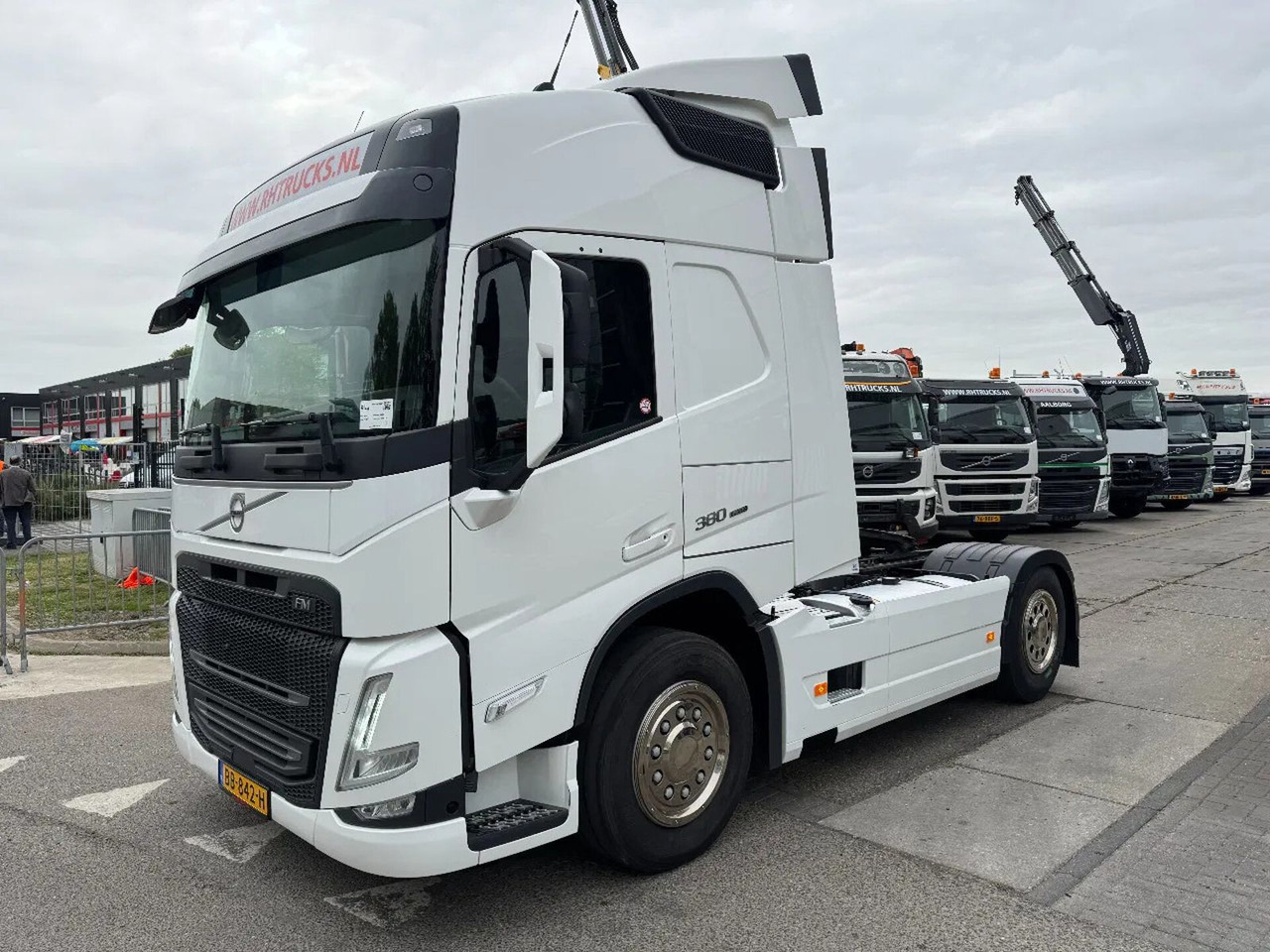 Volvo FM 380 4X2 EURO 6 NEW FACE SKIRTS AIRCO SPOILERS - Sattelzugmaschine: das Bild 1 Volvo FM 380 4X2 EURO 6 NEW FACE SKIRTS AIRCO SPOILERS - Sattelzugmaschine: das Bild 1
