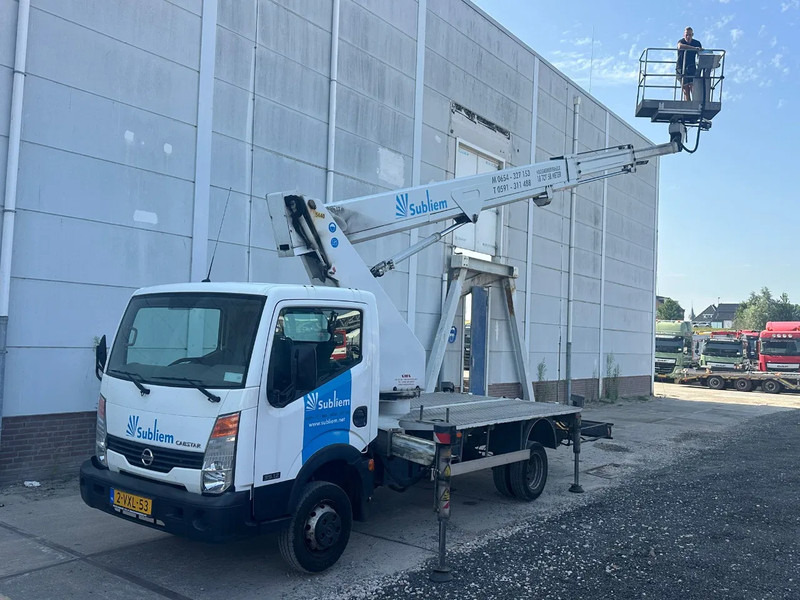 Nissan Cabstar - EURO 5 + CMC 21 METER LIFT - Transporter: das Bild 1 Nissan Cabstar - EURO 5 + CMC 21 METER LIFT - Transporter: das Bild 1