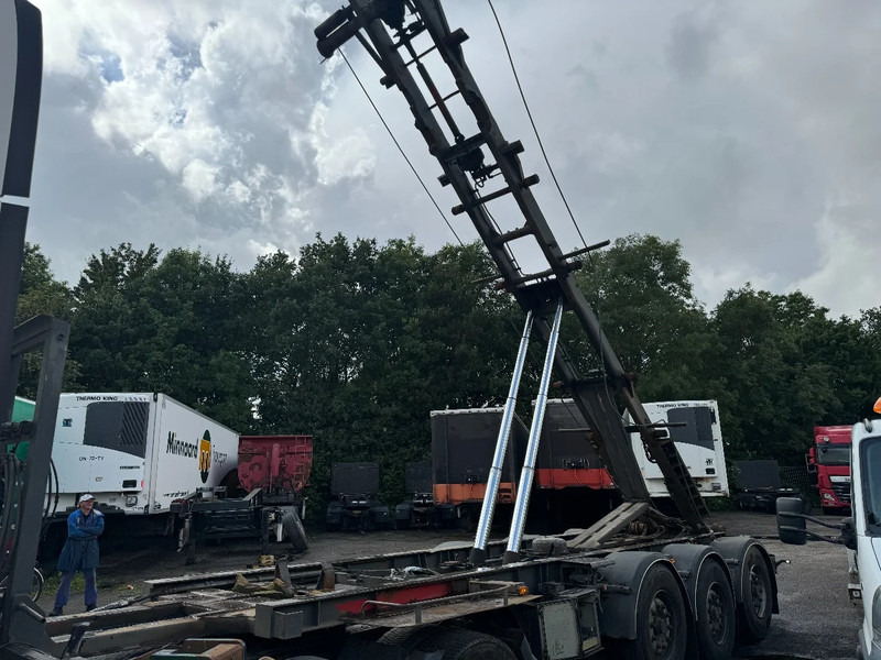 Van Hool CABLE AND KIPPING SYSTEM 3X BPW AXLE FRONT LIFTING - Container/ Wechselfahrgestell Auflieger: das Bild 5 Van Hool CABLE AND KIPPING SYSTEM 3X BPW AXLE FRONT LIFTING - Container/ Wechselfahrgestell Auflieger: das Bild 5