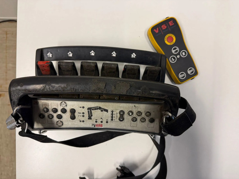 Van Hool VHLO-205 AN, HIAB 099E-1HIPRO REMOTE CONTROLE - Pritschenauflieger/ Plattformauflieger: das Bild 3 Van Hool VHLO-205 AN, HIAB 099E-1HIPRO REMOTE CONTROLE - Pritschenauflieger/ Plattformauflieger: das Bild 3