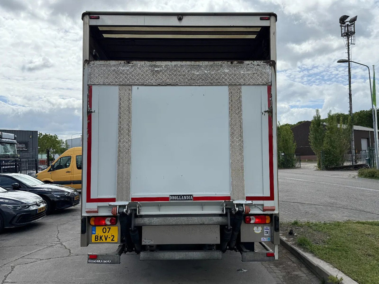 Volvo FL 250 18 TON - ONLY 169.291 KM + DHOLLANDIA LIF - Koffer LKW: das Bild 5 Volvo FL 250 18 TON - ONLY 169.291 KM + DHOLLANDIA LIF - Koffer LKW: das Bild 5