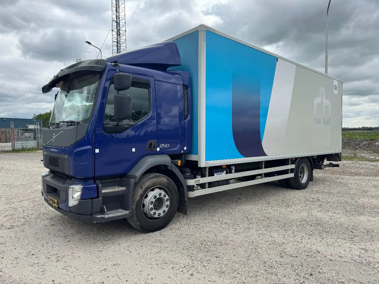 Volvo FL 250 4X2 EURO 6 CARGO LOCK + DHOLLANDIA LIFT T - Koffer LKW: das Bild 5 Volvo FL 250 4X2 EURO 6 CARGO LOCK + DHOLLANDIA LIFT T - Koffer LKW: das Bild 5