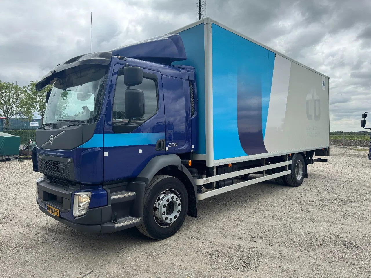 Volvo FL 250 4X2 EURO 6 CARGO LOCK + DHOLLANDIA LIFT T - Koffer LKW: das Bild 5 Volvo FL 250 4X2 EURO 6 CARGO LOCK + DHOLLANDIA LIFT T - Koffer LKW: das Bild 5