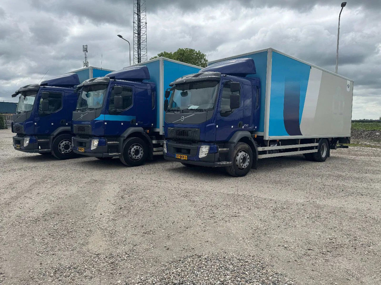 Volvo FL 250 4X2 EURO 6 CARGO LOCK + DHOLLANDIA LIFT T - Koffer LKW: das Bild 1 Volvo FL 250 4X2 EURO 6 CARGO LOCK + DHOLLANDIA LIFT T - Koffer LKW: das Bild 1