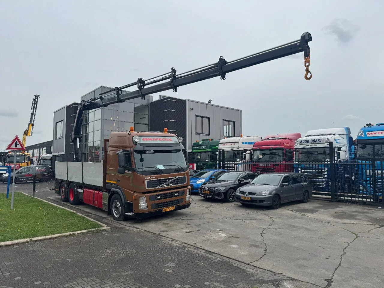 Volvo FM 500 6X2 EURO 5 HIAB 211 EP5 + REMOTE CONTROL - Autokran: das Bild 1 Volvo FM 500 6X2 EURO 5 HIAB 211 EP5 + REMOTE CONTROL - Autokran: das Bild 1