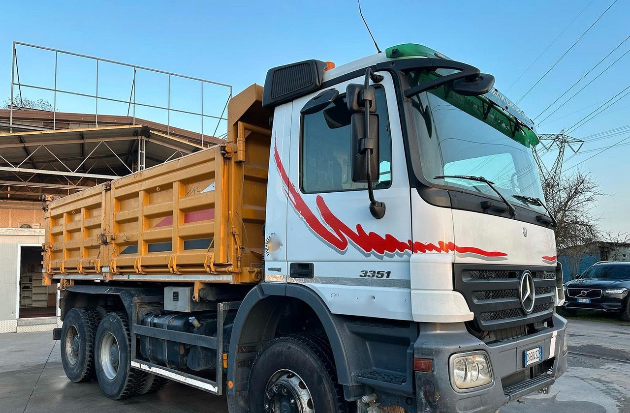 Kipper Mercedes Actros 3 assi 33 51: das Bild 1
