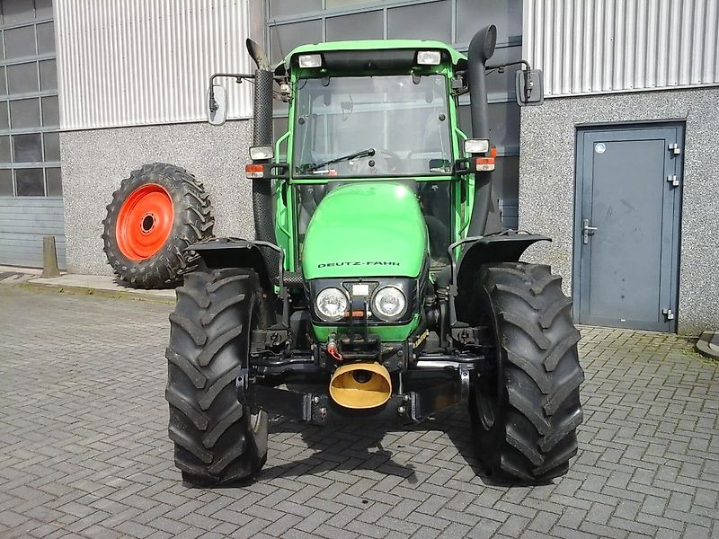 Deutz-Fahr Agroplus 85 - Traktor: das Bild 2 Deutz-Fahr Agroplus 85 - Traktor: das Bild 2