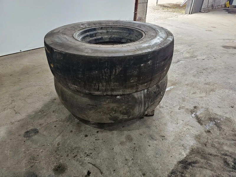 Firestone 16.9-30 - Reifen für LKW: das Bild 4 Firestone 16.9-30 - Reifen für LKW: das Bild 4