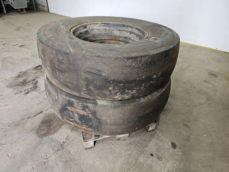 Firestone 16.9-30 - Reifen für LKW: das Bild 2 Firestone 16.9-30 - Reifen für LKW: das Bild 2