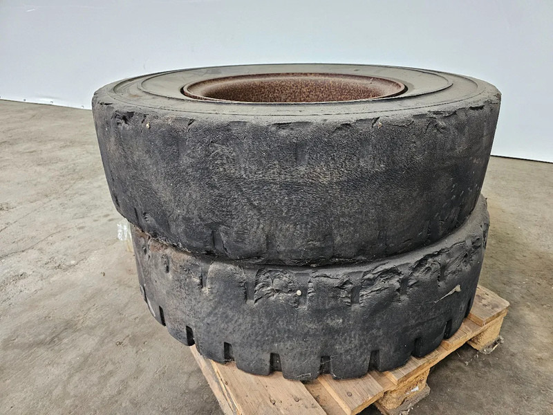 Michelin FULL RUBBER - 315/80R22.5 - Reifen für LKW: das Bild 5 Michelin FULL RUBBER - 315/80R22.5 - Reifen für LKW: das Bild 5