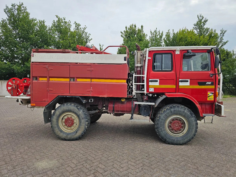 Renault M210 4x4 - Arbois 3500L - Feuerwehrfahrzeug: das Bild 4 Renault M210 4x4 - Arbois 3500L - Feuerwehrfahrzeug: das Bild 4