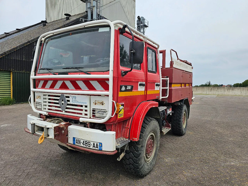Renault M210 4x4 - Arbois 3500L - Feuerwehrfahrzeug: das Bild 1 Renault M210 4x4 - Arbois 3500L - Feuerwehrfahrzeug: das Bild 1