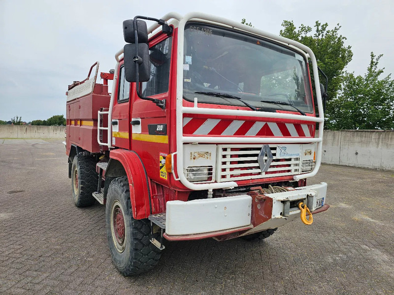 Renault M210 4x4 - Arbois 3500L - Feuerwehrfahrzeug: das Bild 3 Renault M210 4x4 - Arbois 3500L - Feuerwehrfahrzeug: das Bild 3