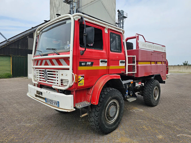 Renault M210 Arbois 3500L - Feuerwehrfahrzeug: das Bild 1 Renault M210 Arbois 3500L - Feuerwehrfahrzeug: das Bild 1