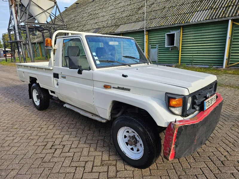 Toyota Land Cruiser LB71MOD - PKW: das Bild 3 Toyota Land Cruiser LB71MOD - PKW: das Bild 3