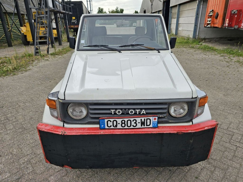 Toyota Land Cruiser LB71MOD - Transporter: das Bild 2 Toyota Land Cruiser LB71MOD - Transporter: das Bild 2