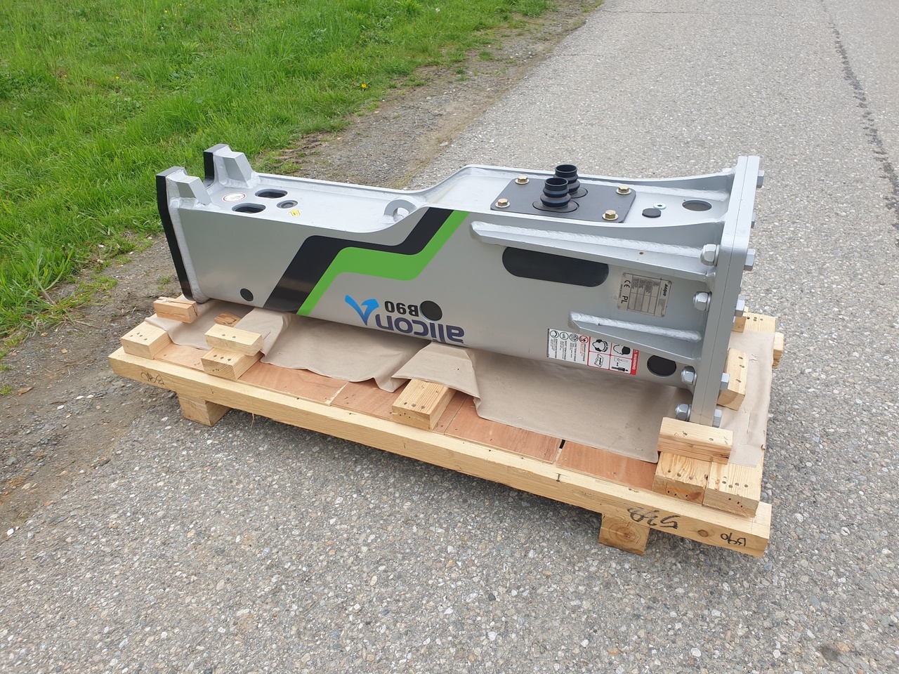 DAEMO Alicon B90 - Hydraulikhammer für Bagger: das Bild 2 DAEMO Alicon B90 - Hydraulikhammer für Bagger: das Bild 2