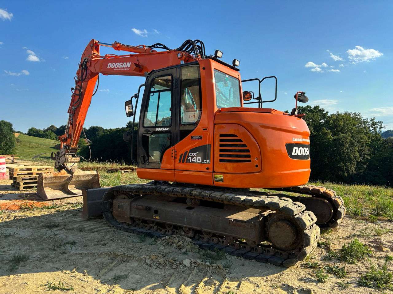 DOOSAN DX 140 LCR-3 - Kettenbagger: das Bild 5 DOOSAN DX 140 LCR-3 - Kettenbagger: das Bild 5