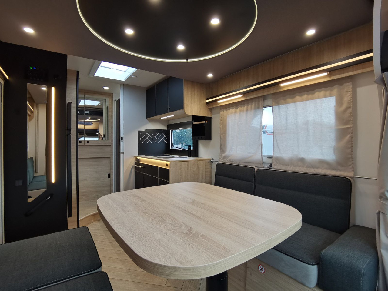 Chausson 640 TITANIUM / MODELL 2026 / 165PS /XXL-HUBBETT - Teilintegriertes Wohnmobil: das Bild 5 Chausson 640 TITANIUM / MODELL 2026 / 165PS /XXL-HUBBETT - Teilintegriertes Wohnmobil: das Bild 5