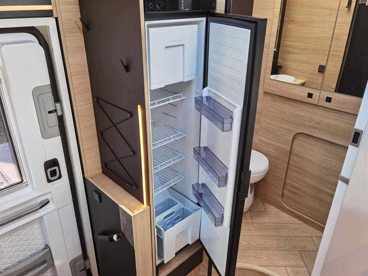 Teilintegriertes Wohnmobil Chausson 650 TITANIUM / - 2026 - / 165PS - 8G. / HUBBETT: das Bild 16