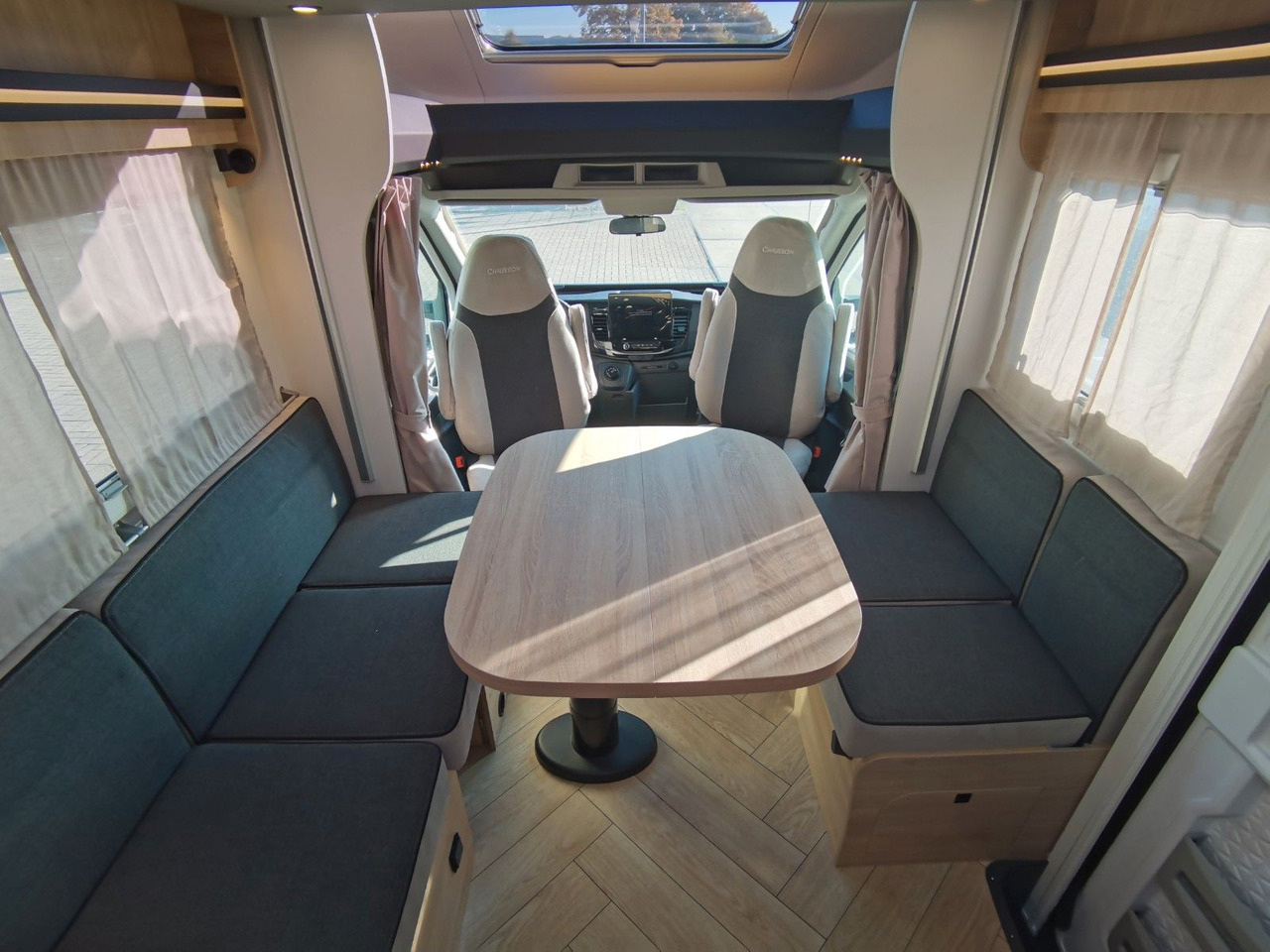 Teilintegriertes Wohnmobil Chausson 650 TITANIUM / - 2026 - / 165PS - 8G. / HUBBETT: das Bild 12
